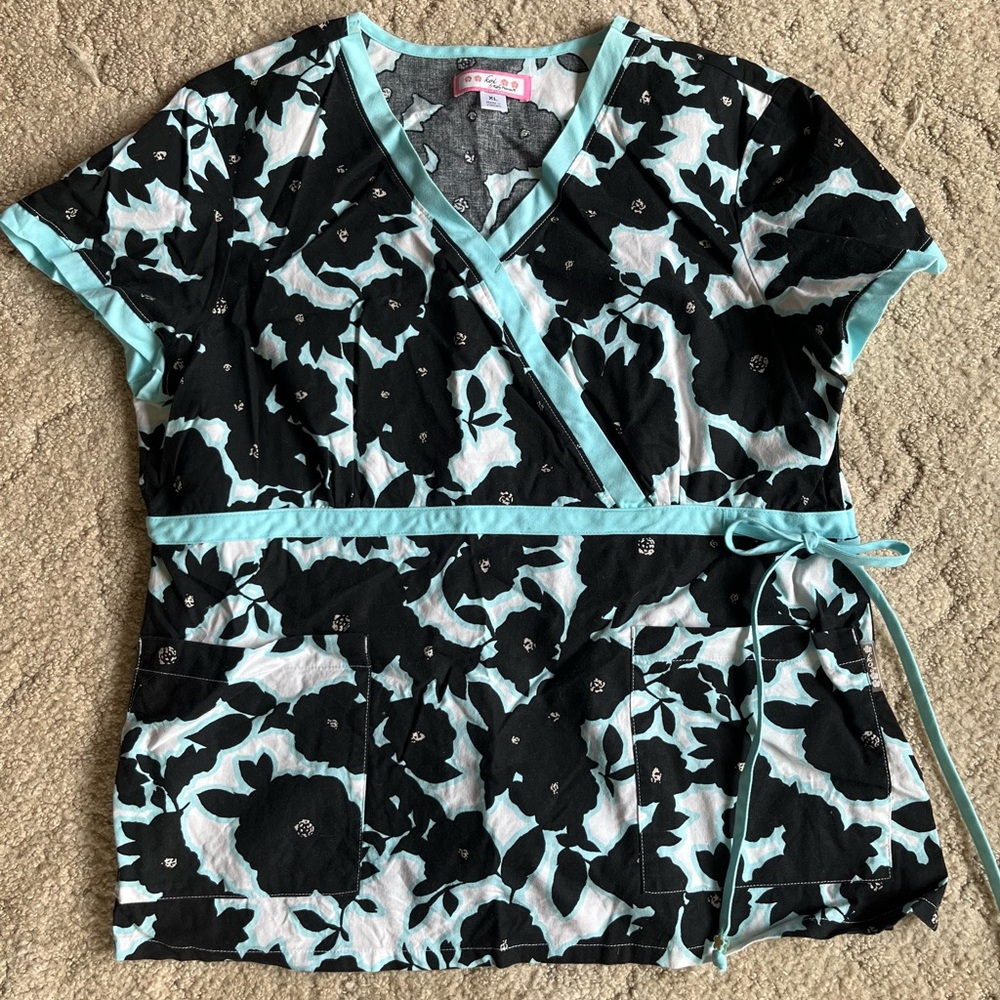 Koi Xl scrub top